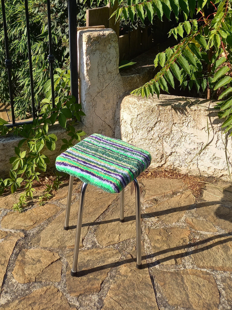 Tabouret formica vert et violet