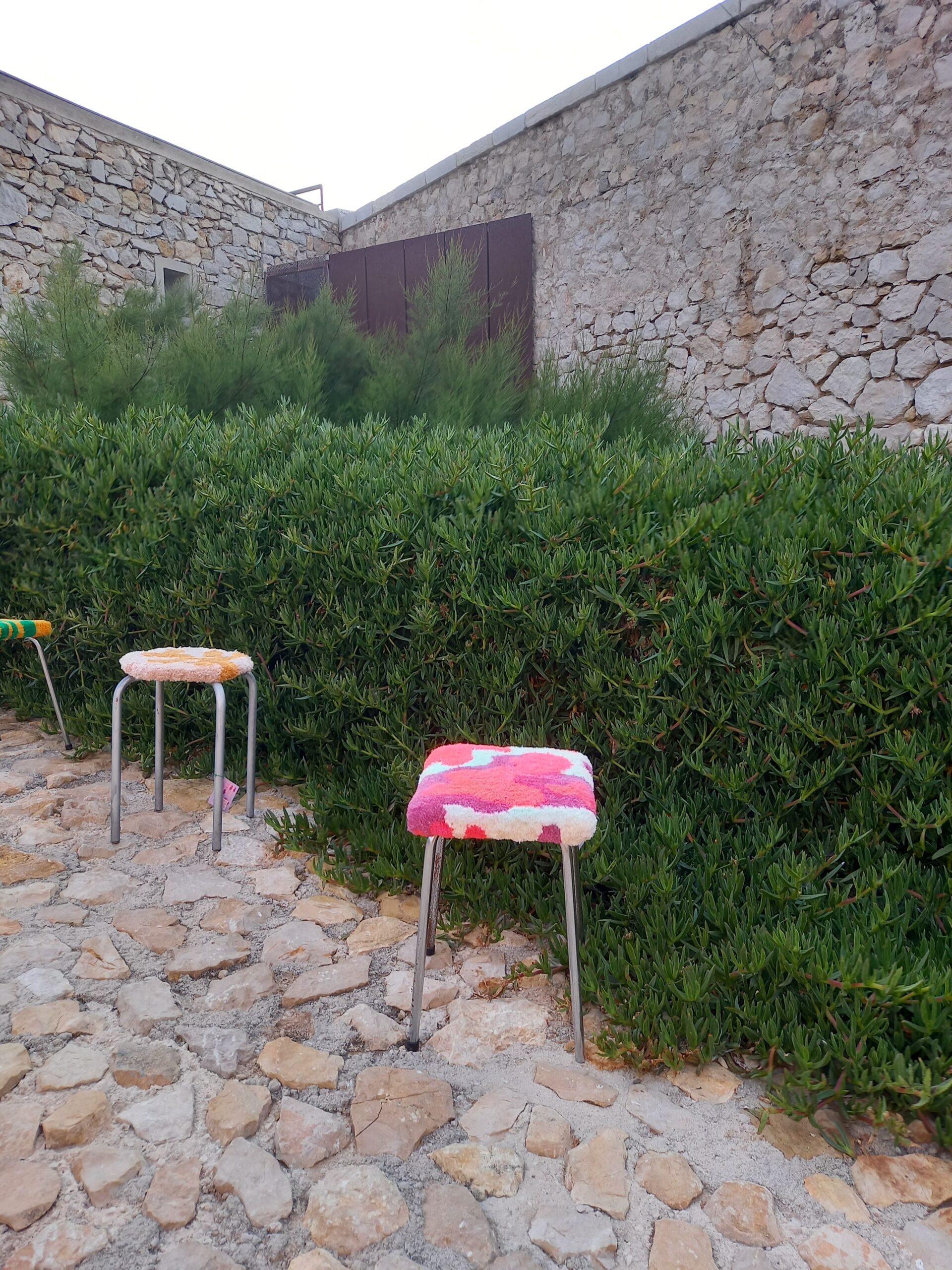 Tabouret formica rose et blanc – Image 4