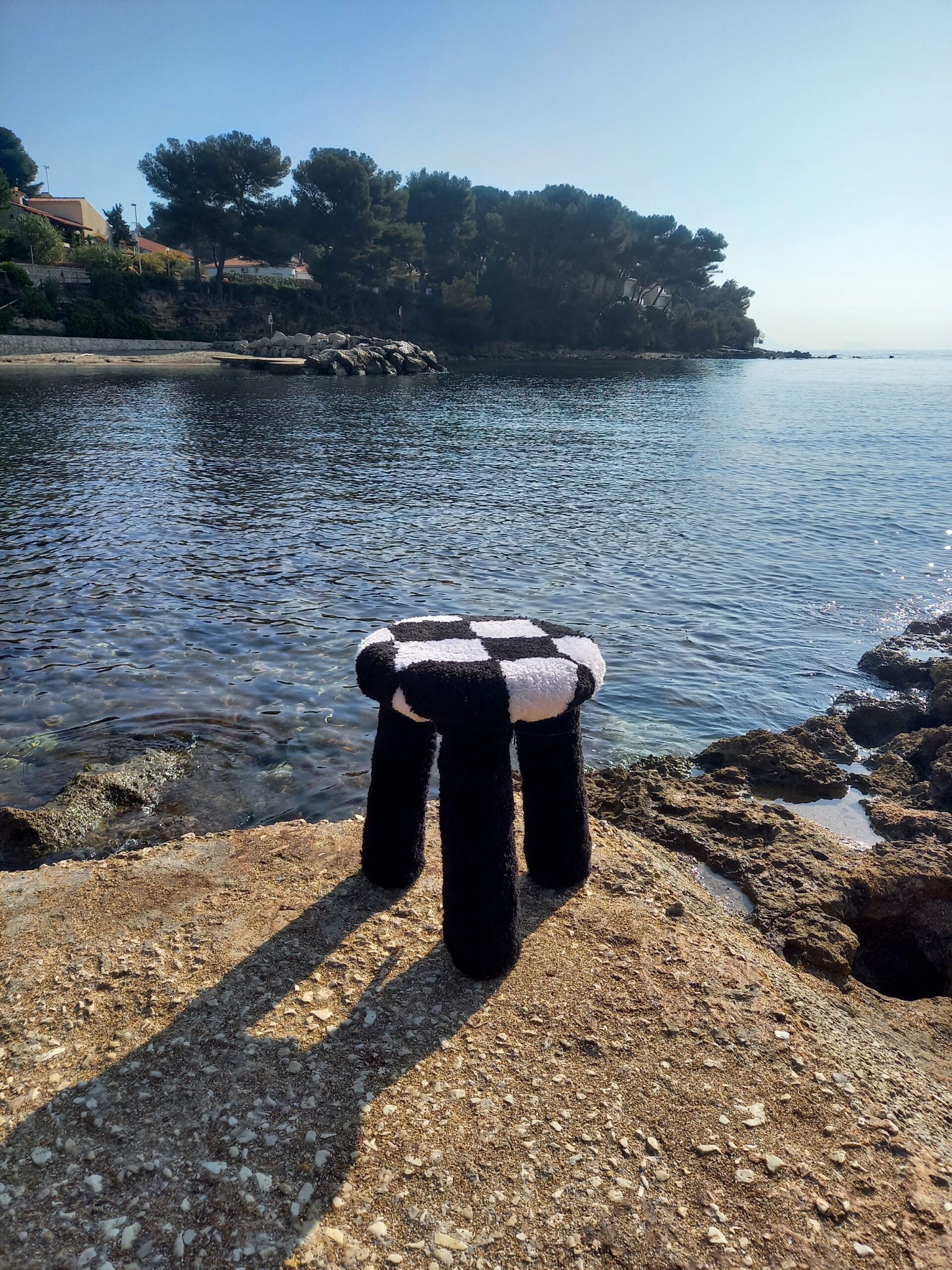Petit tabouret noir et blanc – Image 2