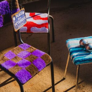 Chaise d'école violette et marron